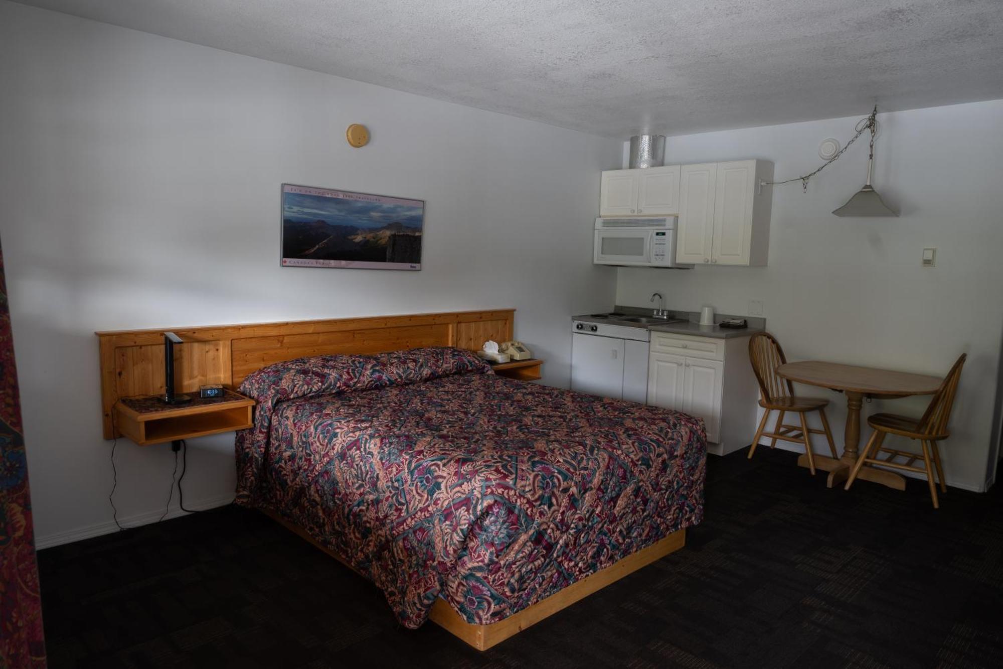 Bonanza Gold Motel Доусън Сити Екстериор снимка