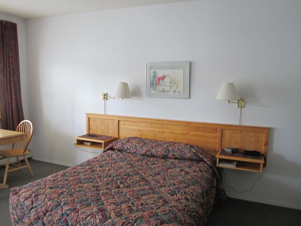 Bonanza Gold Motel Доусън Сити Екстериор снимка