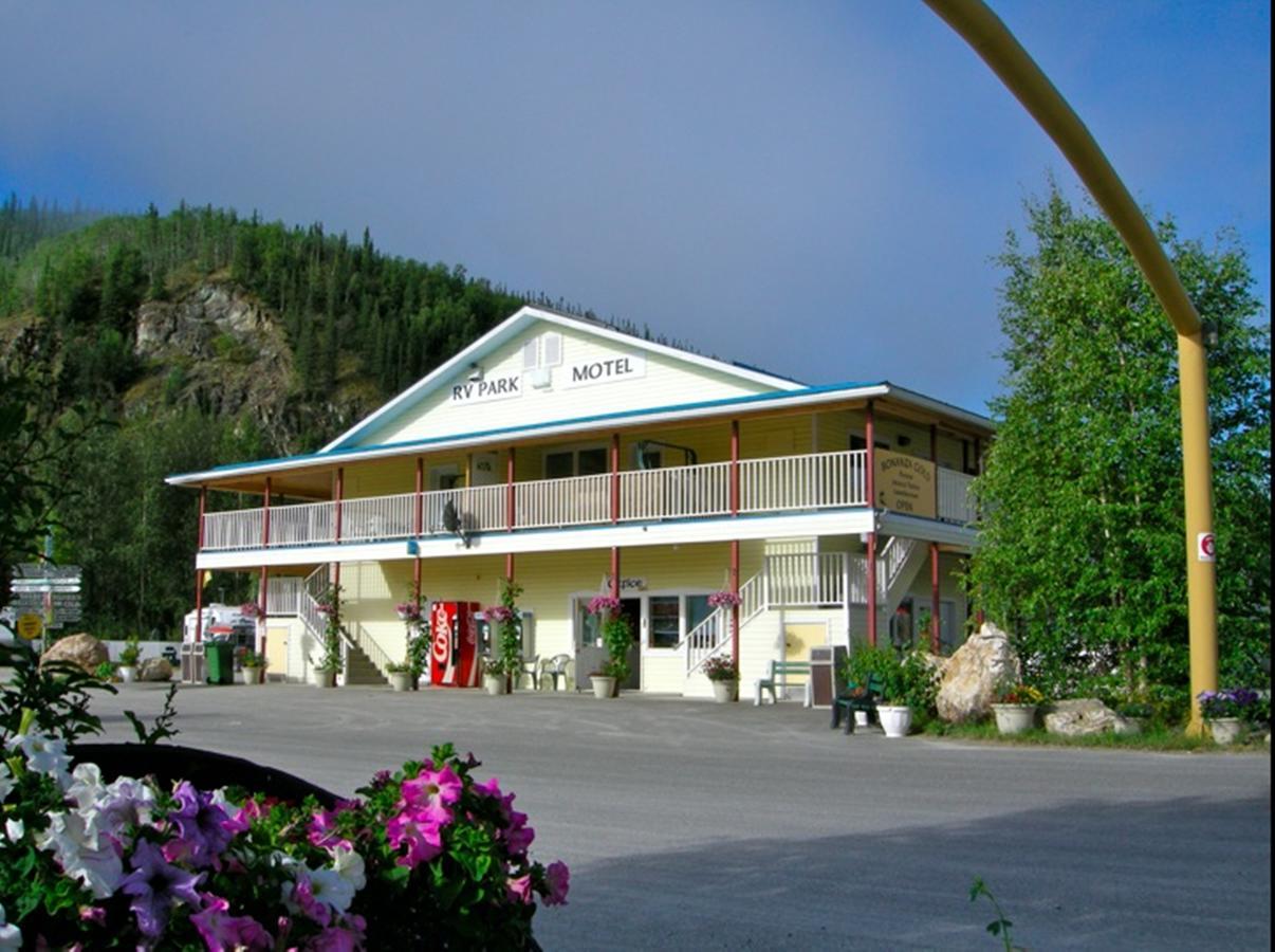 Bonanza Gold Motel Доусън Сити Екстериор снимка